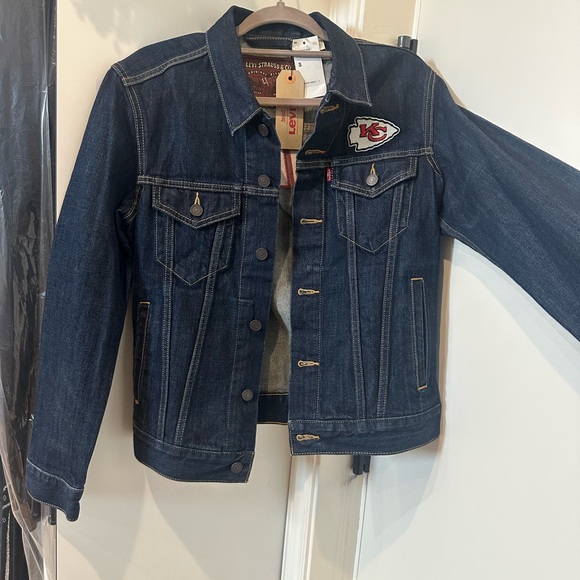 Kansas City Chiefs Custom design Levi's Dark Blue Denim Jacket with Logo Size S - Picture 8 of 9